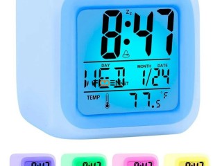 Reloj Despertador Digital Luz Color Temperatura Alarma A Pilas - La Plata