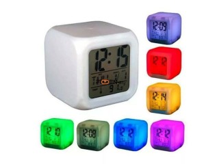 Reloj digital despertador con luces Alarma Temperatura - La Plata