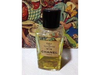 Perfume Chanel 19 Original vintage Probador de 100 ml contiene 50 ml