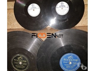 4 Discos sonoros de pasta de 78 RPM en muy buen estado