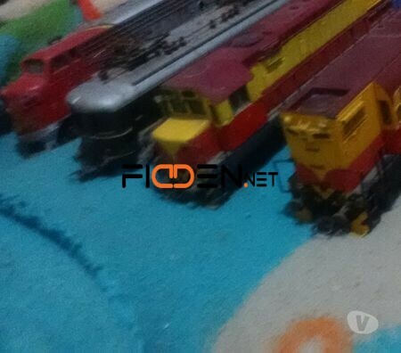 ferromodelismo-locomotoras-a-escala-h0-en-venta-big-1