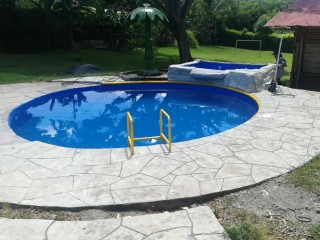 Te ofrecemos: piscinas - diseñadas en fibra de vidrio.