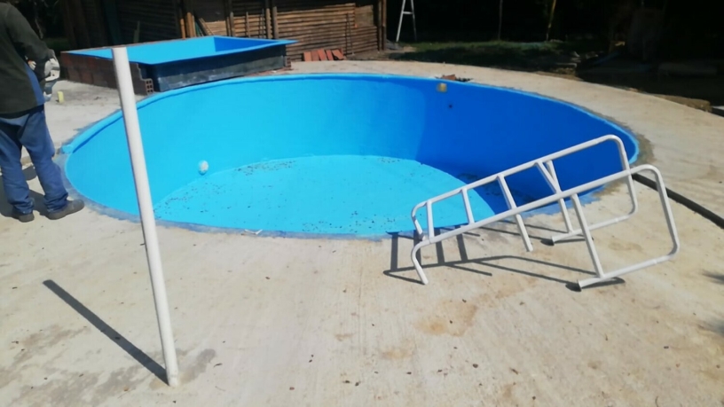 te-ofrecemos-piscinas-disenadas-en-fibra-de-vidrio-big-2