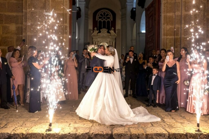 servicio-de-volcanes-de-polvora-fria-para-bodas-y-eventos-en-cartagena-big-0